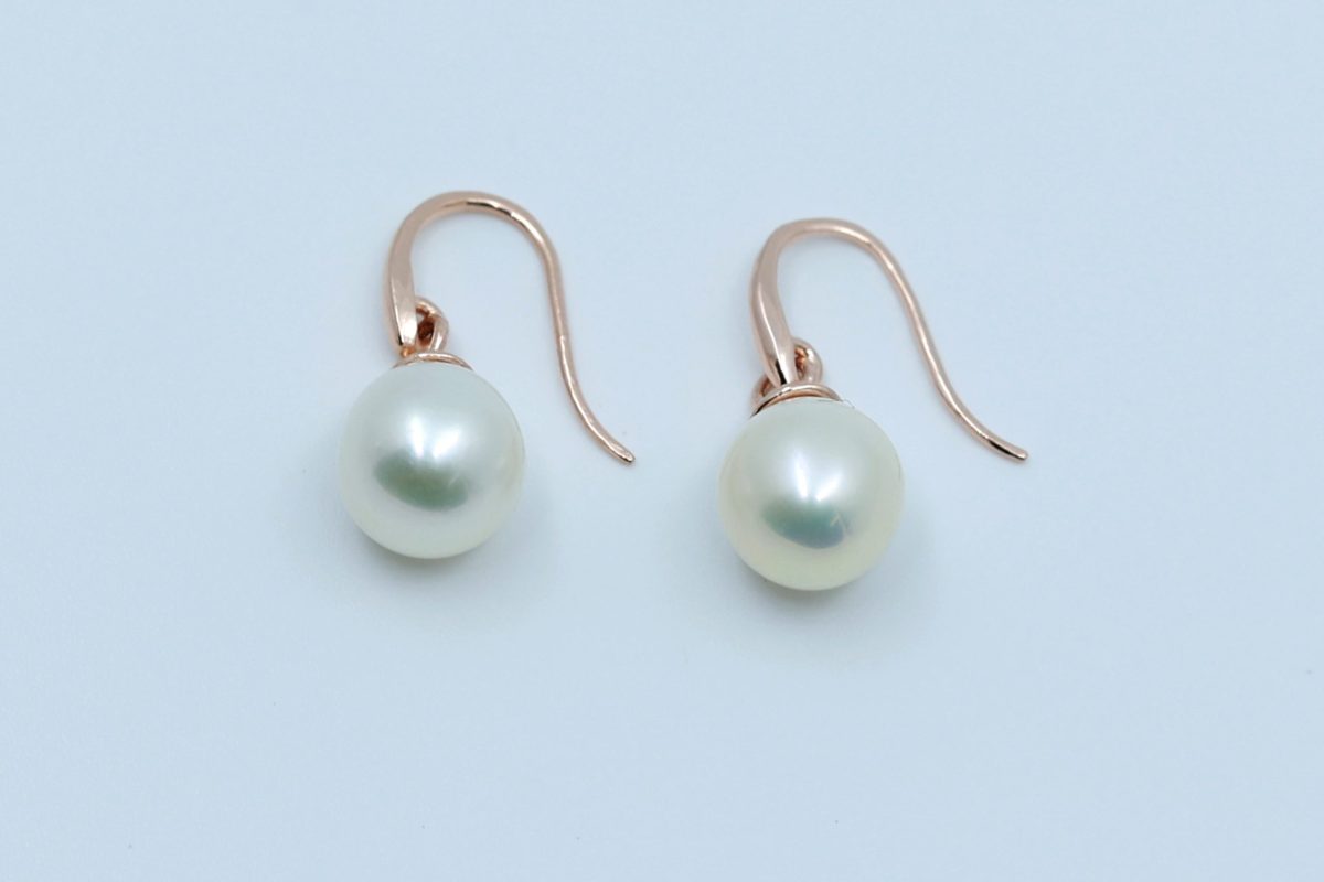 CLASSIC PEARL DANGLER EARING